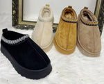 Adults uggs size 3to8